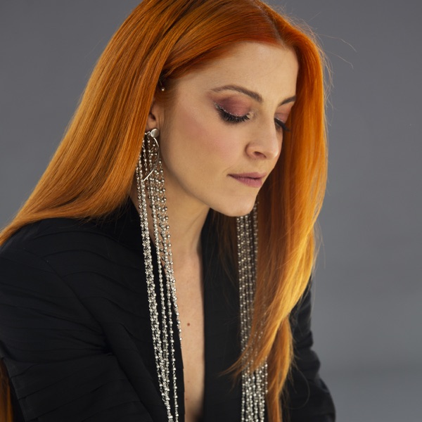GUARDARE GIU’ - NOEMI